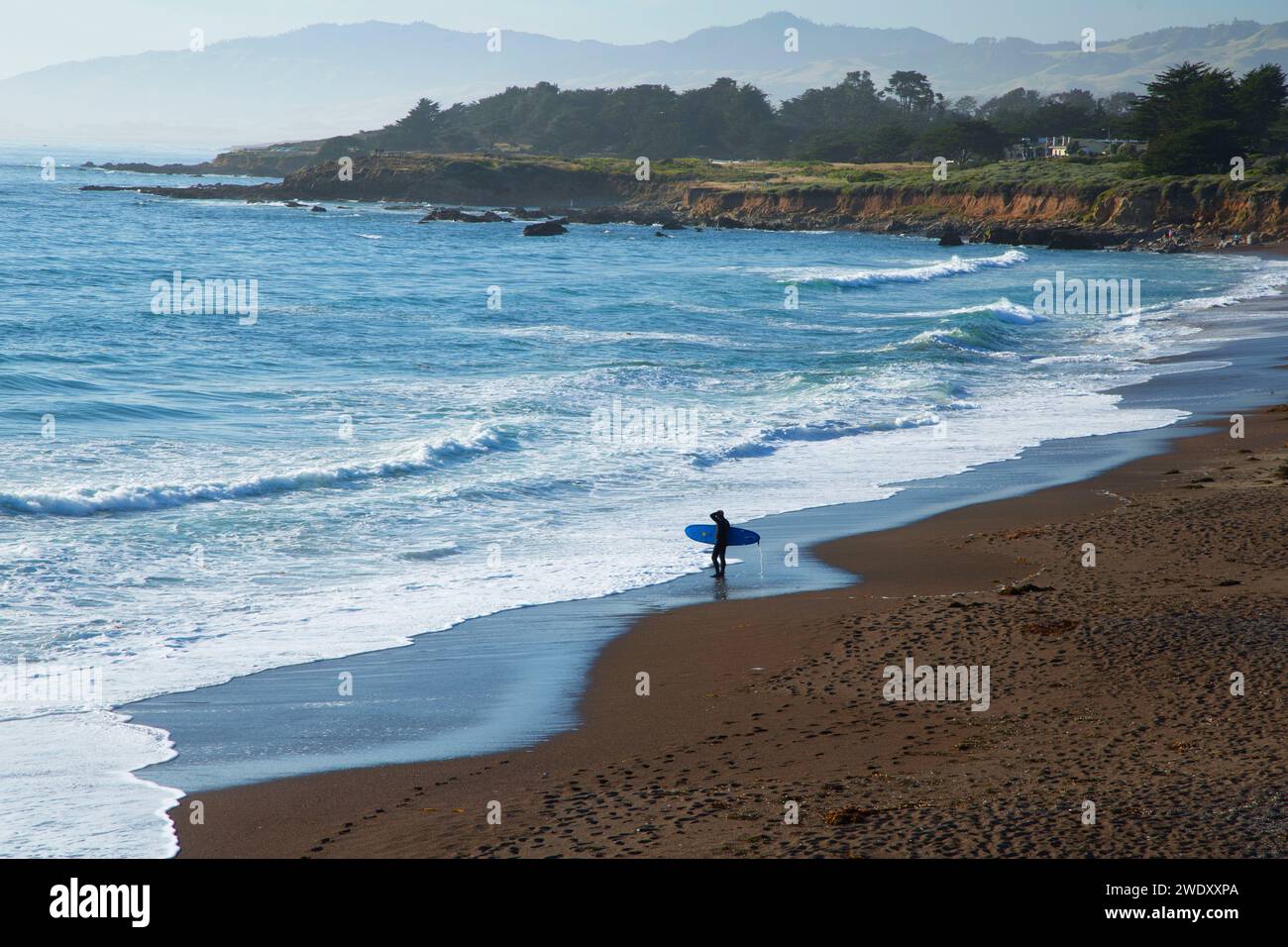 Moonstone Beach vom Moonstone Boardwalk, Hearst San Simeon State Park, Kalifornien Stockfoto