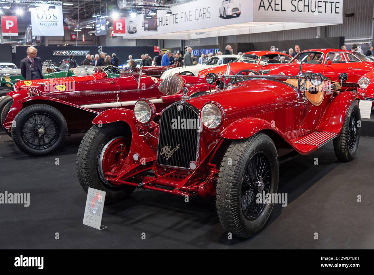 Paris, Frankreich - 5. Februar 2020 : Rétromobile 2020. Konzentrieren Sie sich auf eine rote Alfa Romeo 8C 2300 Zagato Spider aus dem Jahr 1931. Fahrgestellnr 2111018. Stockfoto