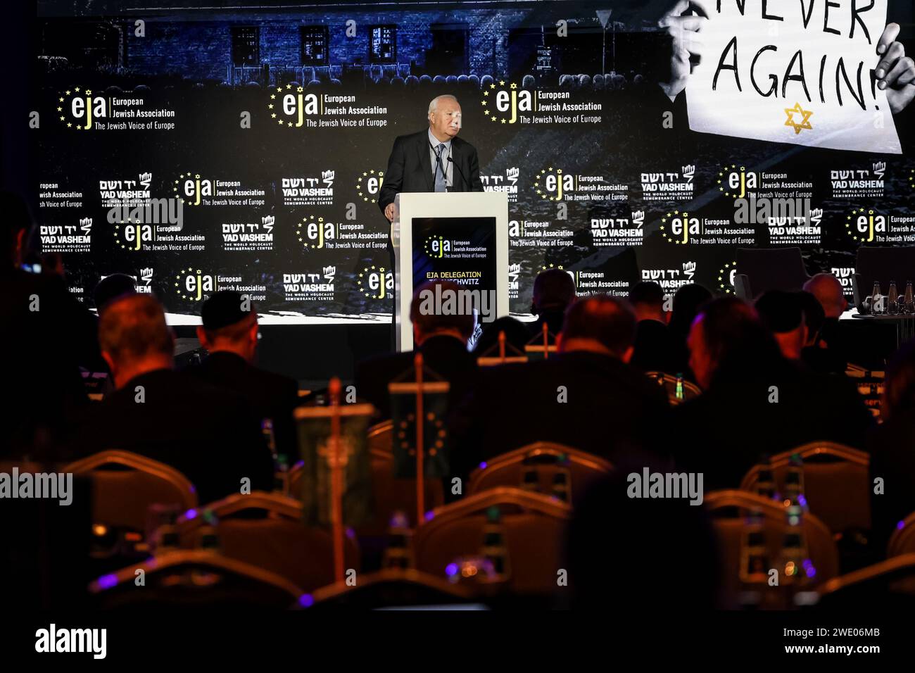 Manuel Angel Moratinos, UN-Untergeneralsekretär und hoher Vertreter der UNAOC, spricht während des Symposiums der European Jewish Association - The Jewish Voice of Europe in der Konferenzhalle im Doubletree Hilton Hotel in Krakau, Polen am 22. Januar 2024. Auf dem Treffen wird über den verstärkten Antisemitismus in Europa nach dem brutalen Angriff vom 7. Oktober 2023 und dem israelischen Krieg im Gazastreifen diskutiert. Stockfoto