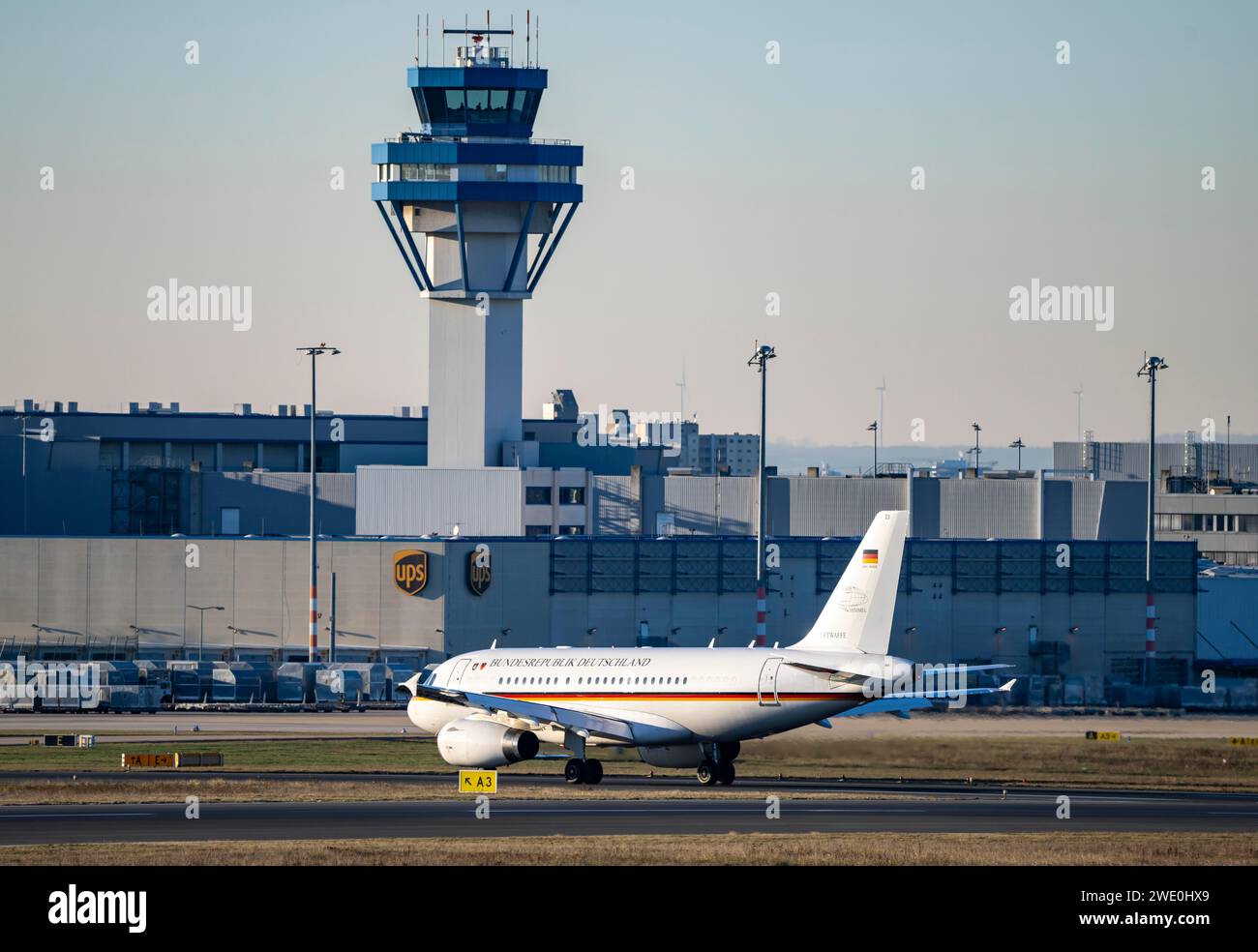 Airbus A319 OH, 15+03, offener Himmel - Open Skies, Aufklärungs-Airbus der Deutschen Luftwaffe, BMVG, Landung am Flughafen Köln-Bonn, NRW, Deutschland Stockfoto