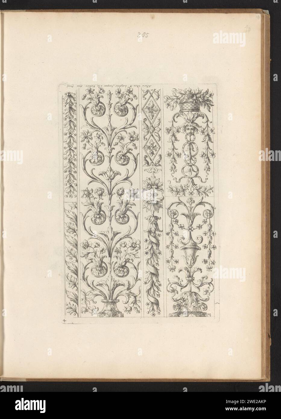 Kandelaber-Motive mit Blumenranken, Paul Androuet Ducerceau, 1650 - 1703 Print dieser Druck ist Teil eines Albums. Verlag: ParisFrance Papierätzung Ornament  Kerzenhalter. Blumen  Ornament Stockfoto