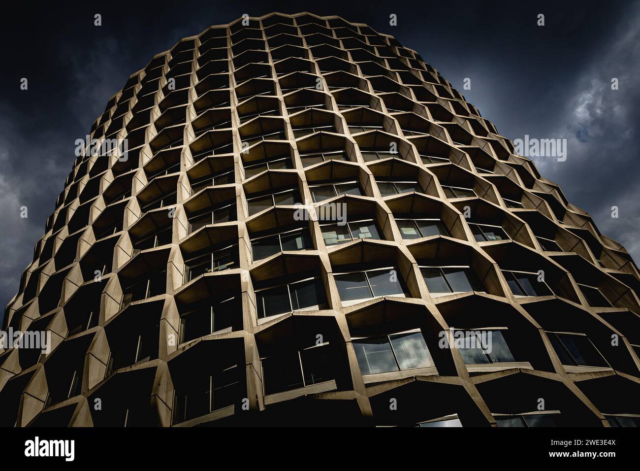Das ikonische Space House mit Betonrahmen alias 1 Kemble Street, früher bekannt als CAA House, ist ein brutalistisches Gebäude in Camden, London, Großbritannien Stockfoto