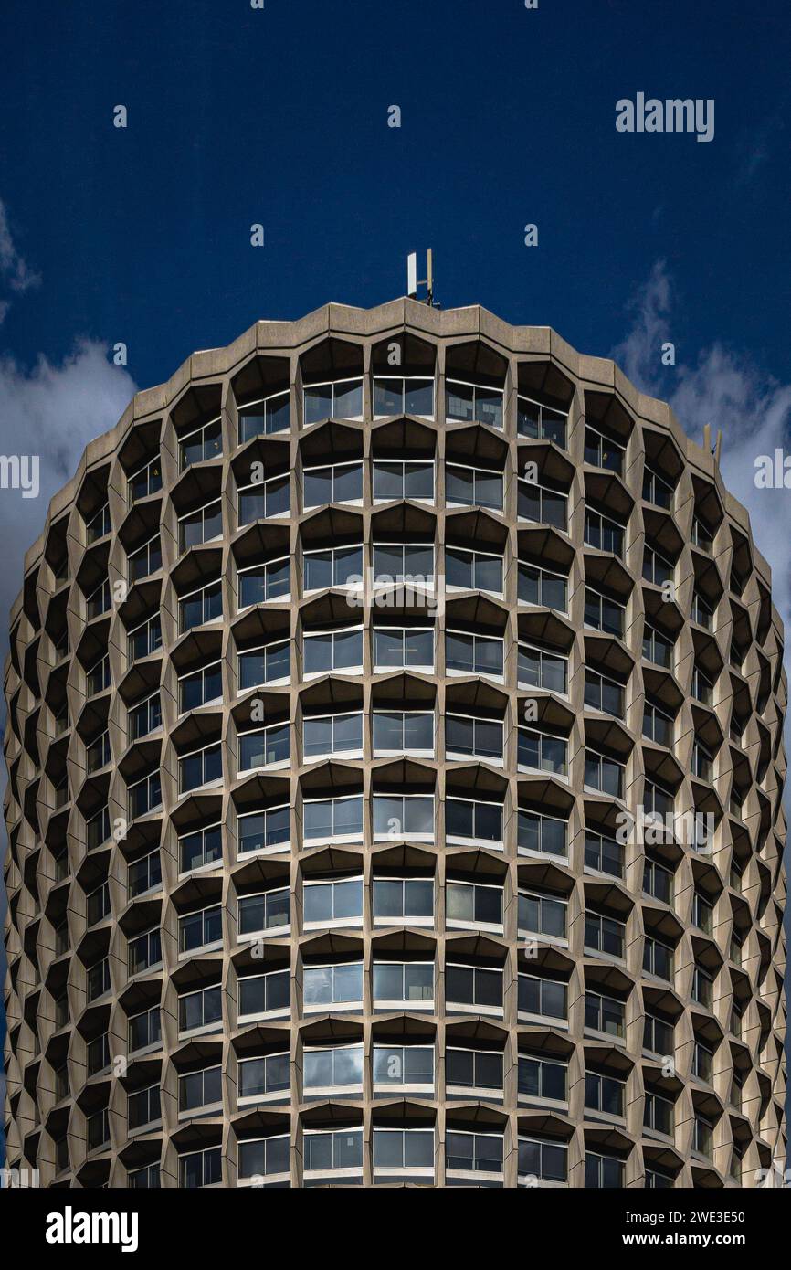 Das ikonische Space House mit Betonrahmen alias 1 Kemble Street, früher bekannt als CAA House, ist ein brutalistisches Gebäude in Camden, London, Großbritannien Stockfoto