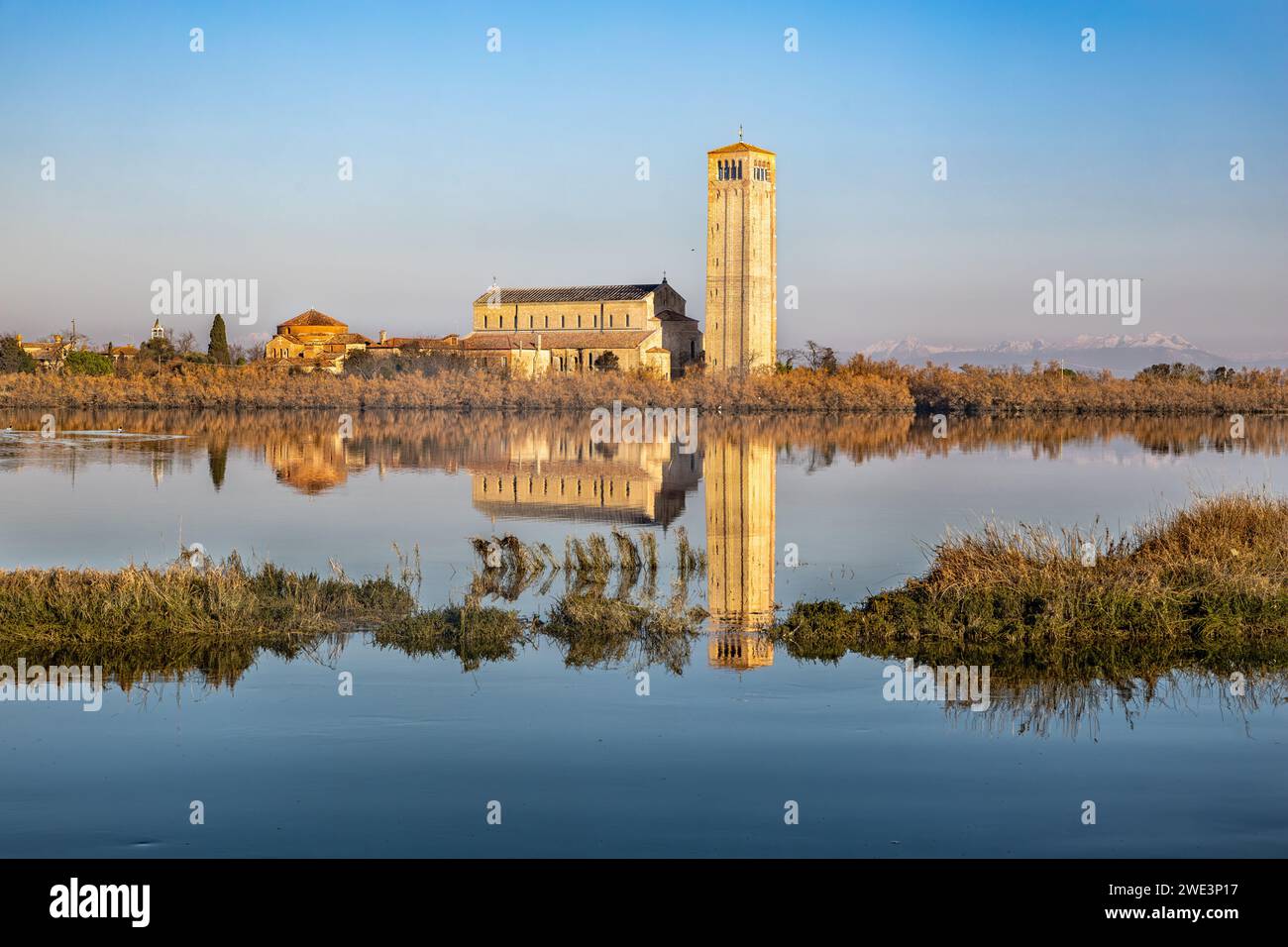 Eine Brücke über einen Kanal in Torcello, Venedig, Italien Stockfoto