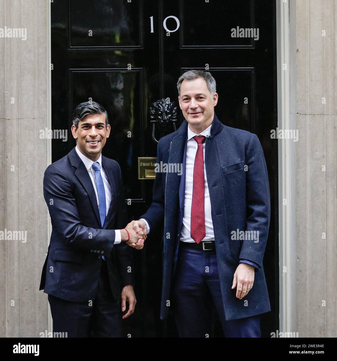 London, Großbritannien. Januar 2024. Der britische Premierminister Rishi Sunak begrüßt heute Morgen den belgischen Premierminister Alexander de Croo in der Downing Street in Westminster. Quelle: Imageplotter/Alamy Live News Stockfoto