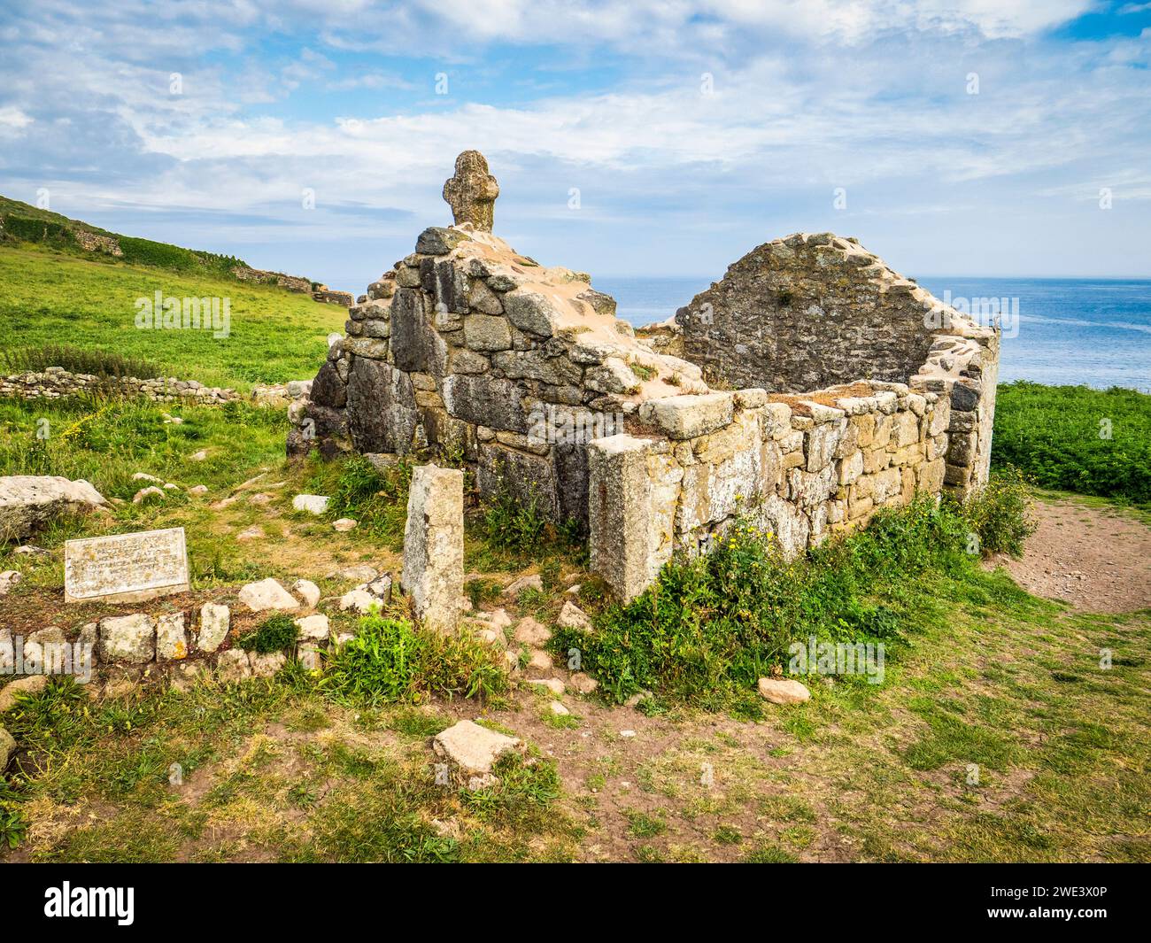 St Helen's Oratory, eine mittelalterliche Kapelle in Cape Cornwall, West Penwith, Cornwall. Stockfoto