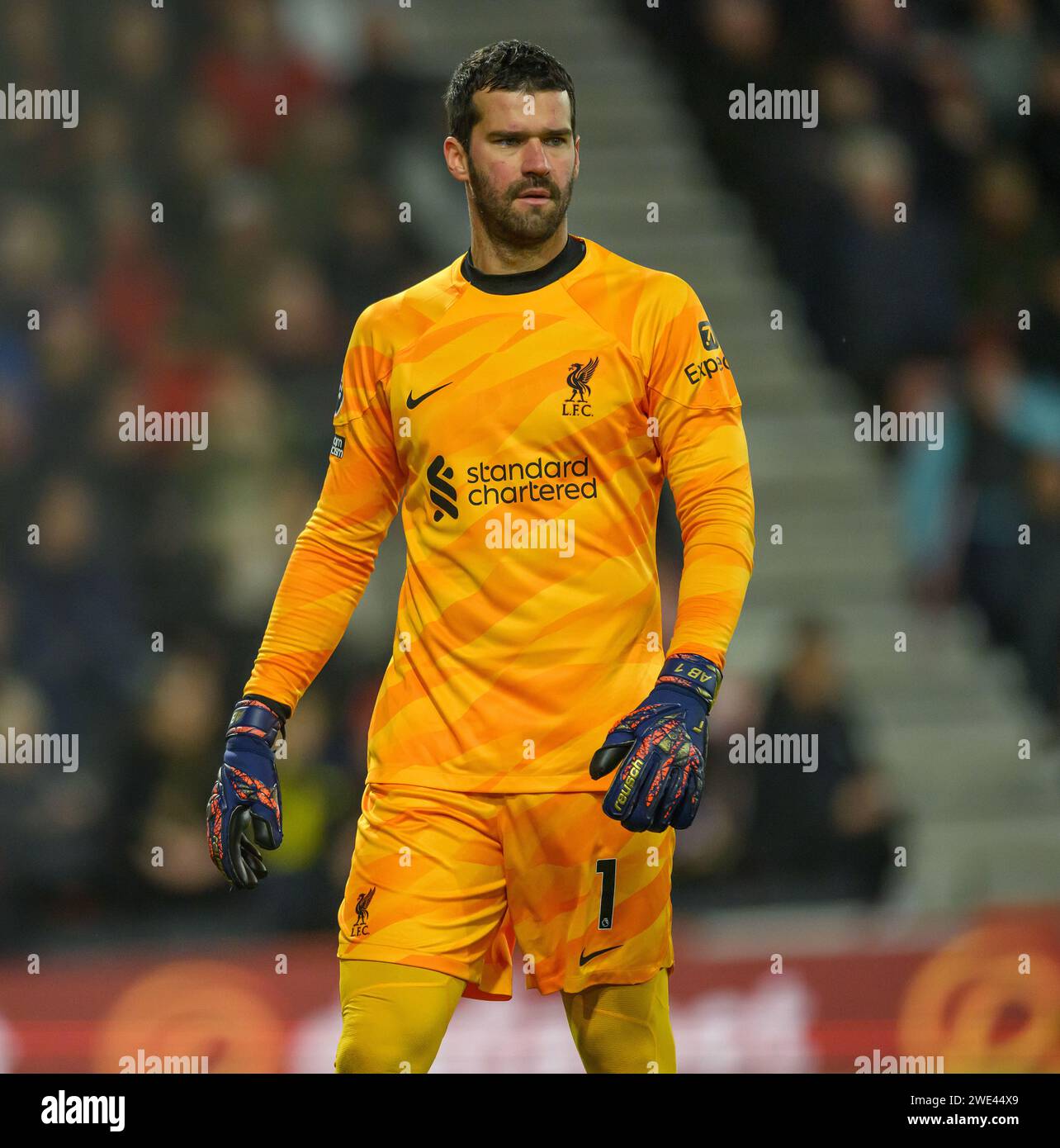 London, Großbritannien. Januar 2024 - AFC Bournemouth gegen Liverpool - Premier League - Vitality Stadium. Liverpool's Alisson Becker in Aktion. Bildnachweis: Mark Pain / Alamy Live News Stockfoto