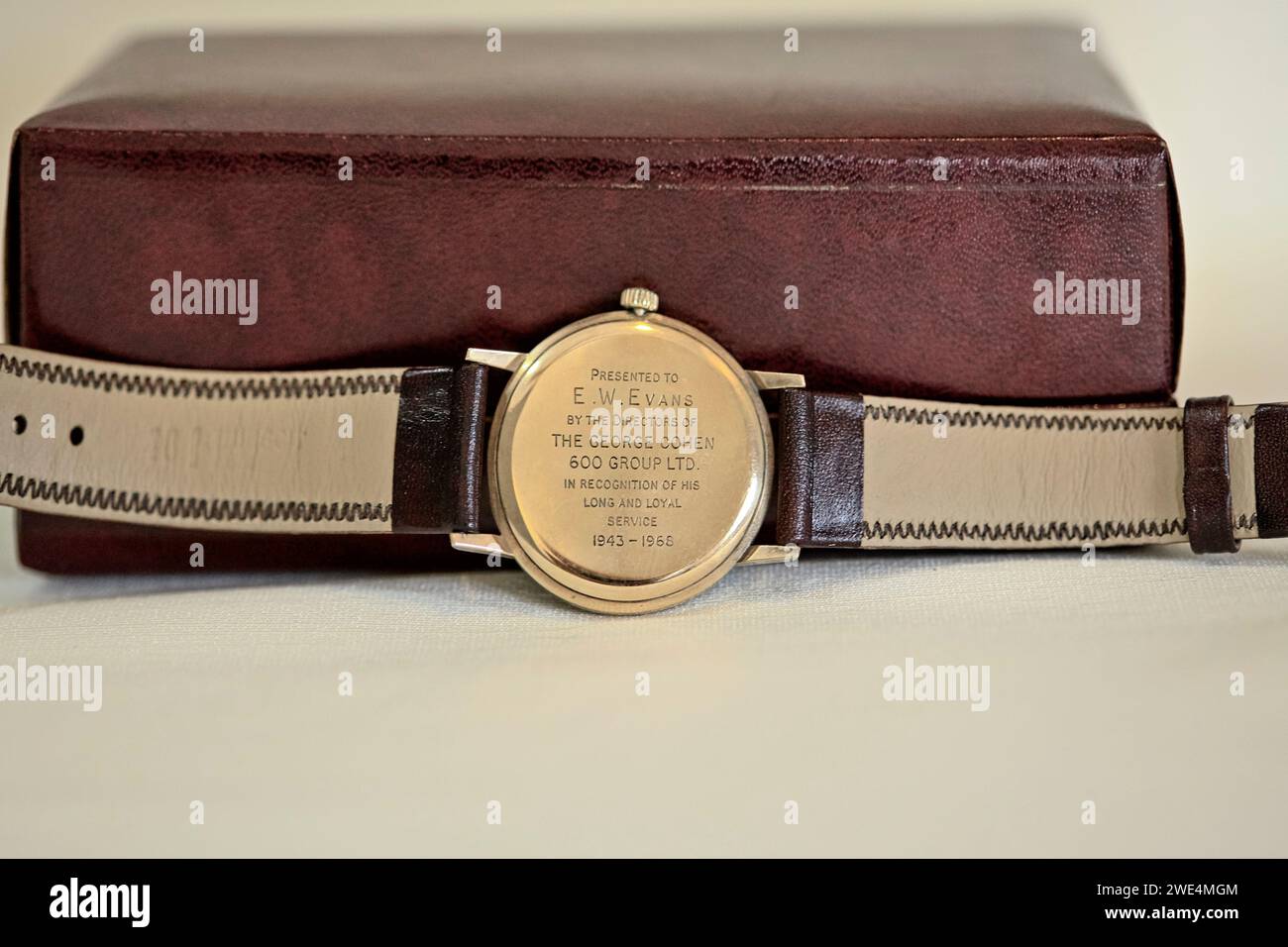 Gold Watch graviert 25 Jahre Service Stockfoto