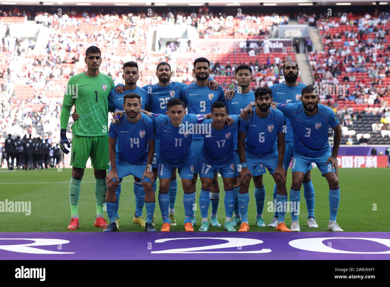 AL KHOR, KATAR – 23. JANUAR: Players of India posieren für ein Teamfoto von links: Gurpreet Singh Sandhu, Rahul Bheke, Deepak Tangri, Manvir Singh, L. Stockfoto