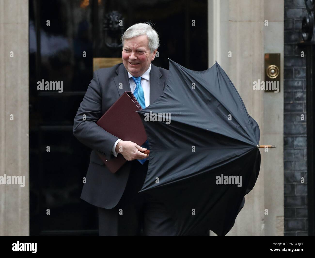 London, Vereinigtes Königreich, 23. Januar 2024. Lord True, der Anführer des House of Lords geht nach der Kabinettssitzung. Quelle: Uwe Deffner/Alamy Live News Stockfoto