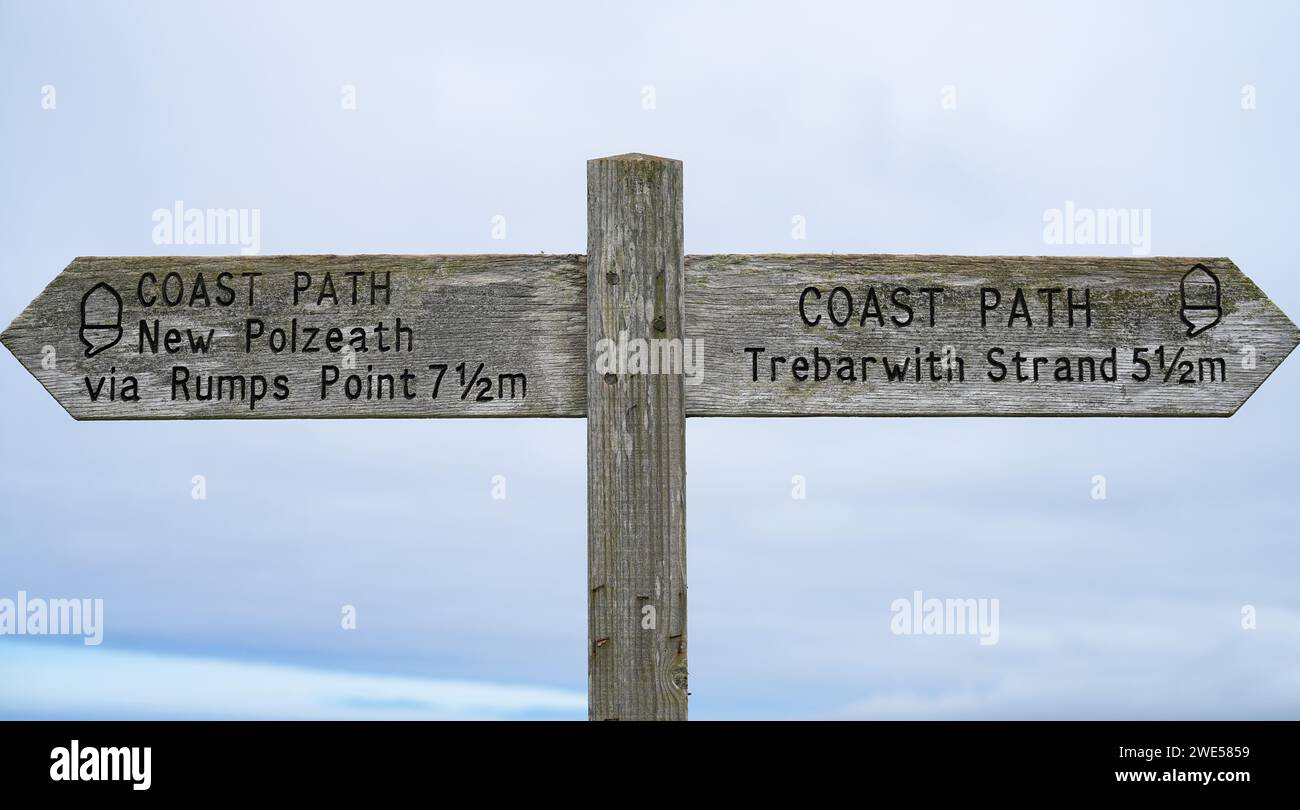 England, Cornwall, North Coast, Wegweiser zum Küstenpfad Stockfoto