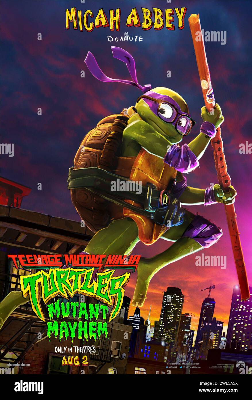 Teenage Mutant Ninja Turtles: Mutant Mayhem (2023) unter der Regie von Raine Allen-Miller mit Micah Abbey als Donatello in dieser stilvollen Animation. Poster mit US-Zeichen ***NUR FÜR REDAKTIONELLE ZWECKE***. Quelle: BFA / Paramount Pictures Stockfoto