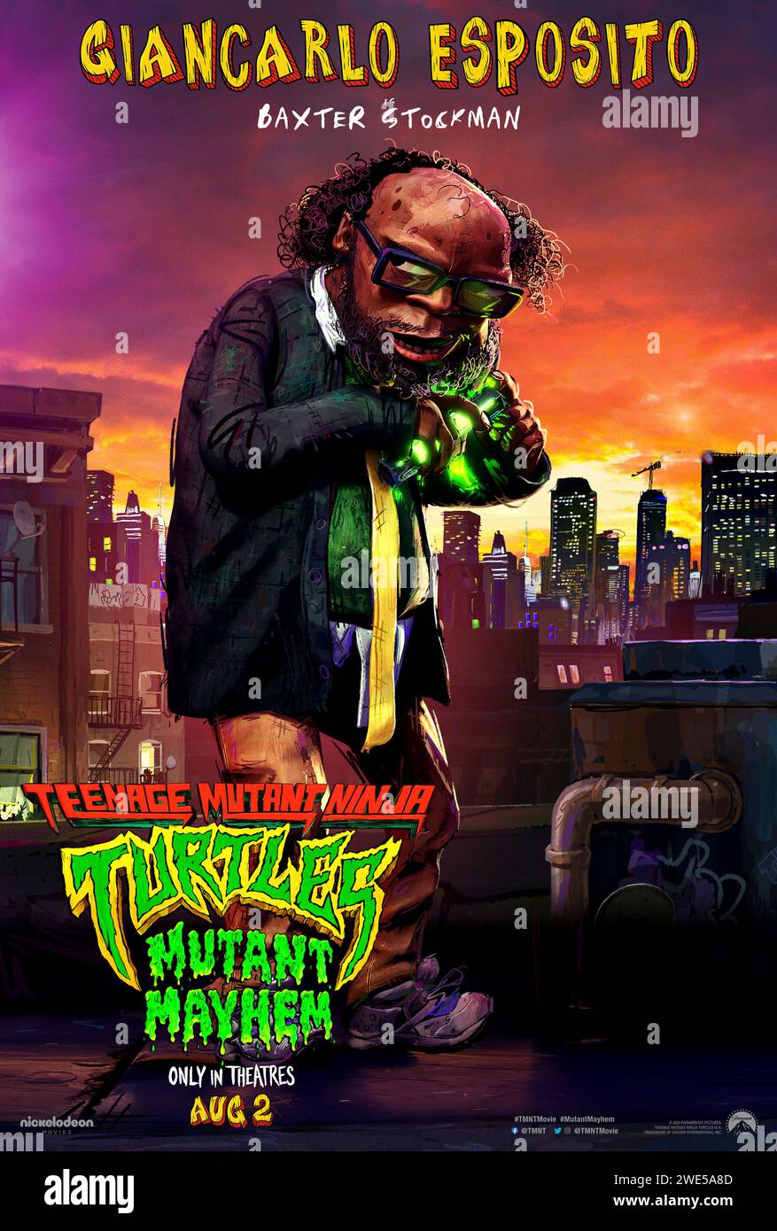 Teenage Mutant Ninja Turtles: Mutant Mayhem (2023) unter der Regie von Raine Allen-Miller mit Giancarlo Esposito als Baxter Stockman in dieser stilvollen Animation. Poster mit US-Zeichen ***NUR FÜR REDAKTIONELLE ZWECKE***. Quelle: BFA / Paramount Pictures Stockfoto