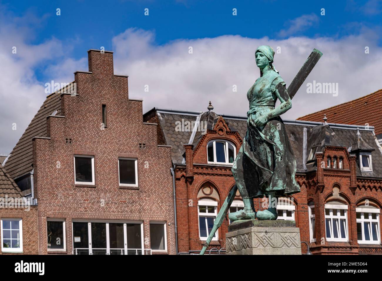 Zinkenstatue des AsmussenWoldsenDenkmals oder Zinkenbrunnen vor den