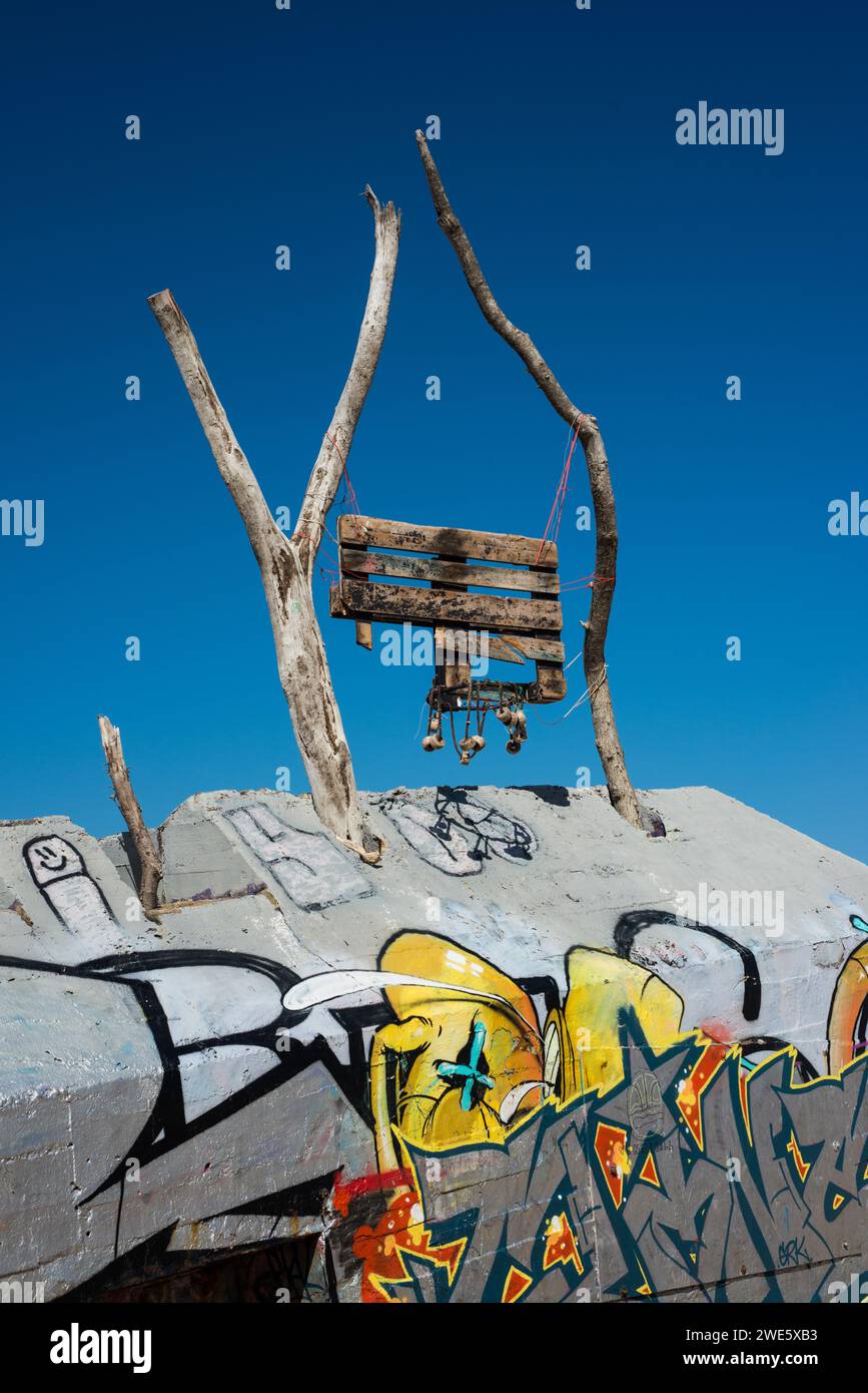 Bunker und Surf aus dem 2. Weltkrieg, Cote des Basques, Frankreich Stockfoto