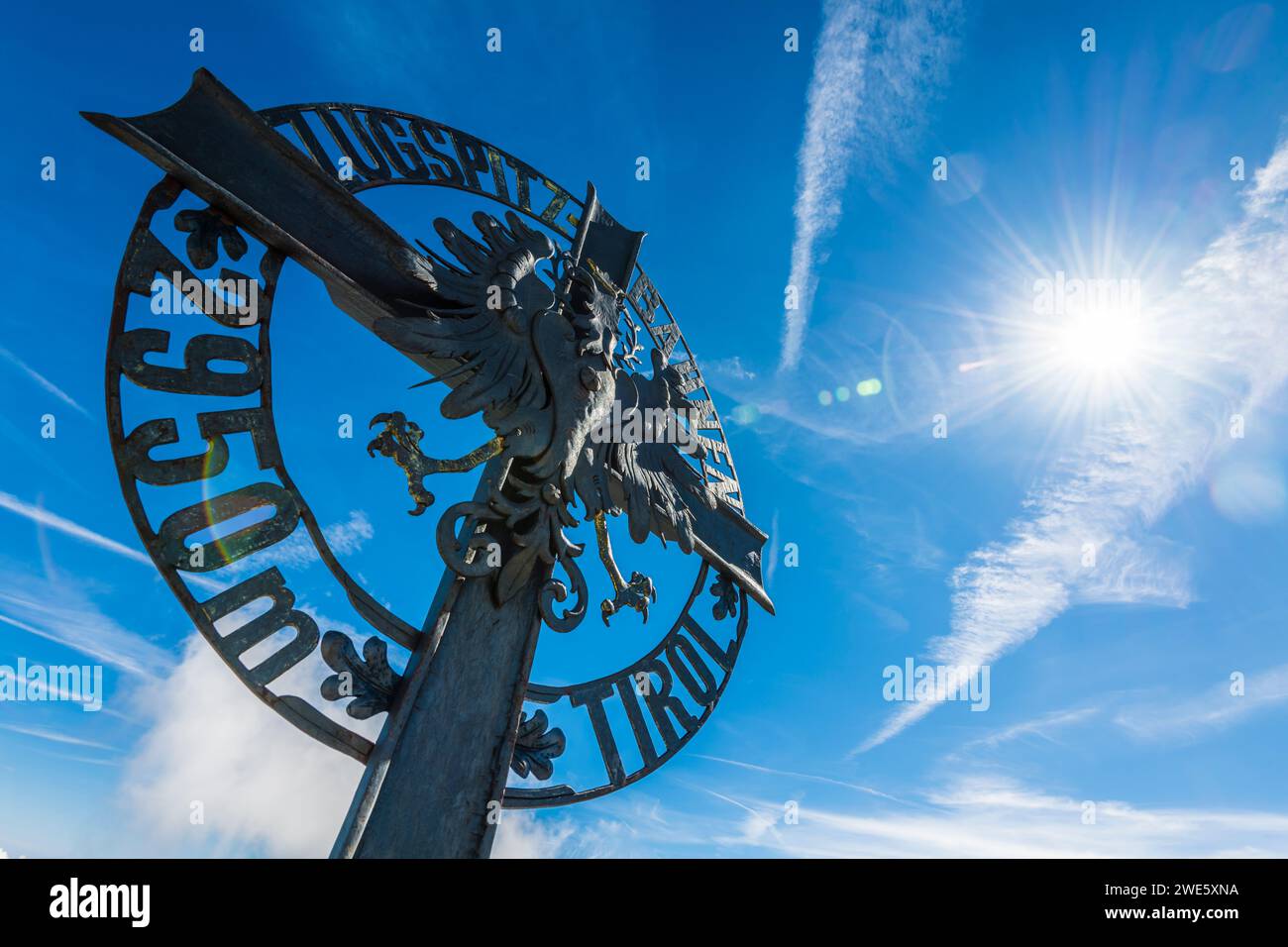 Tiroler Gipfelkreuz, Zugspitze, Ehrwald, Tirol, Österreich Stockfoto