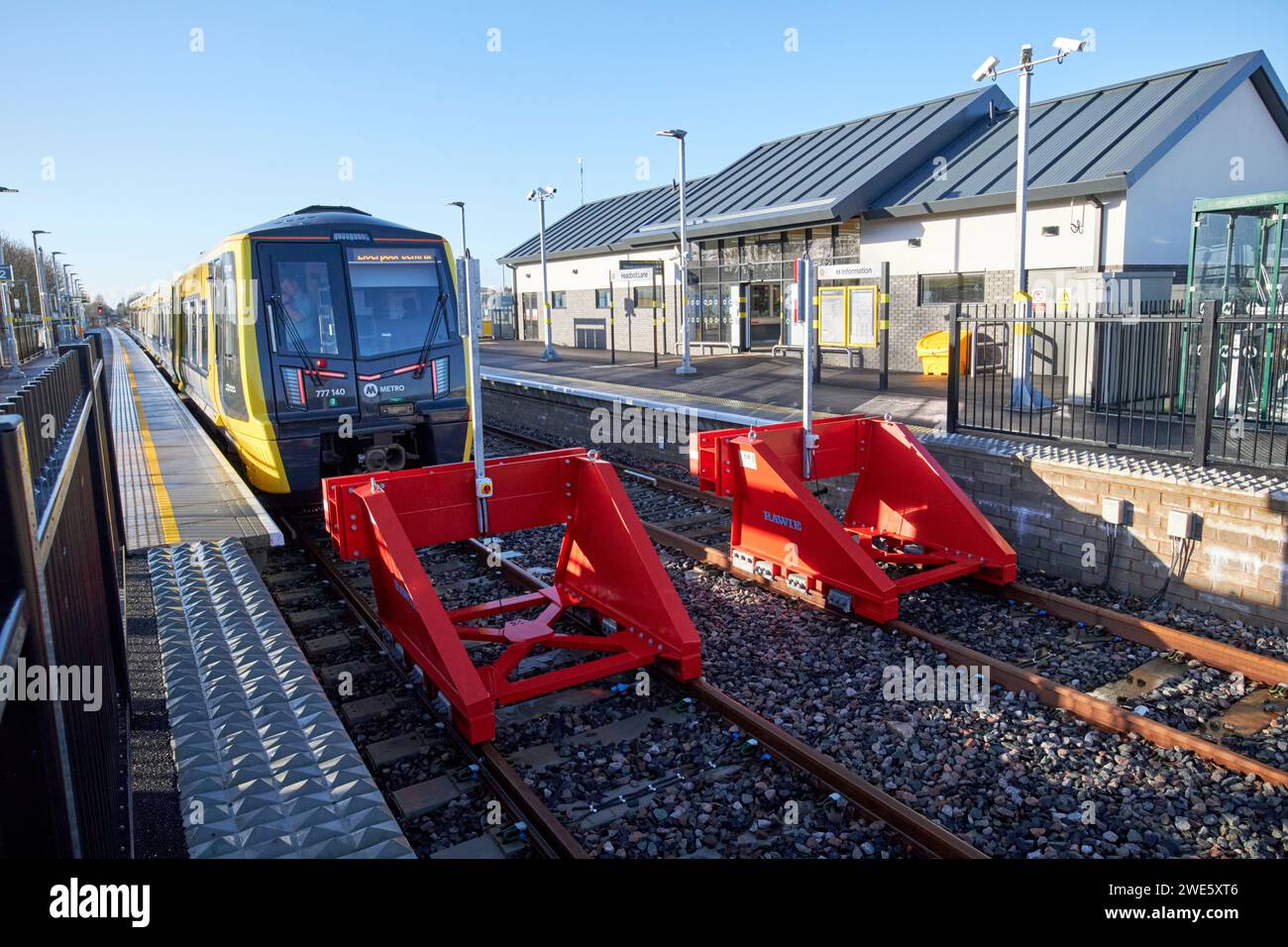 Neue batteriebetriebene merseyrail-Züge an der neuen Kopfschraubenbahnstation liverpool, merseyside, england, großbritannien Stockfoto