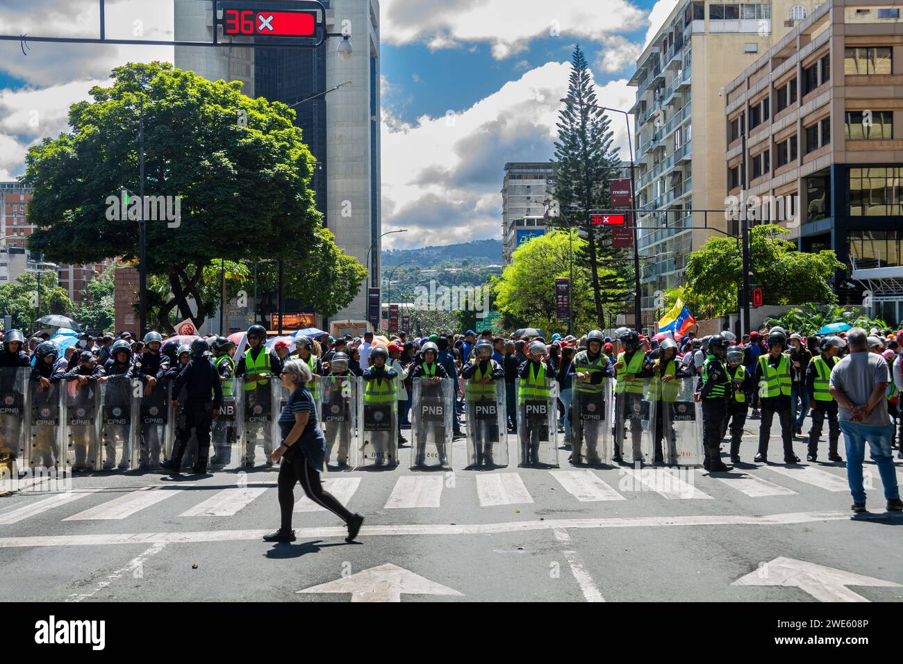 Die Regierung von Nicolas Maduro versammelt sich in den Straßen von Caracas, um den 23. Januar in Venezuela zu feiern. Stockfoto