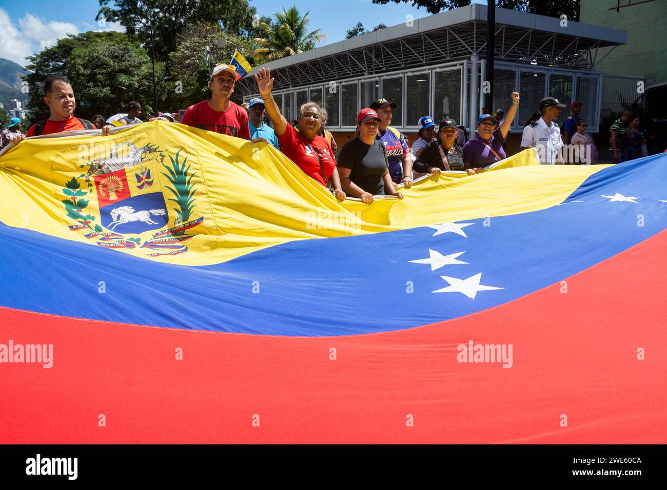 Die Regierung von Nicolas Maduro versammelt sich in den Straßen von Caracas, um den 23. Januar in Venezuela zu feiern. Stockfoto