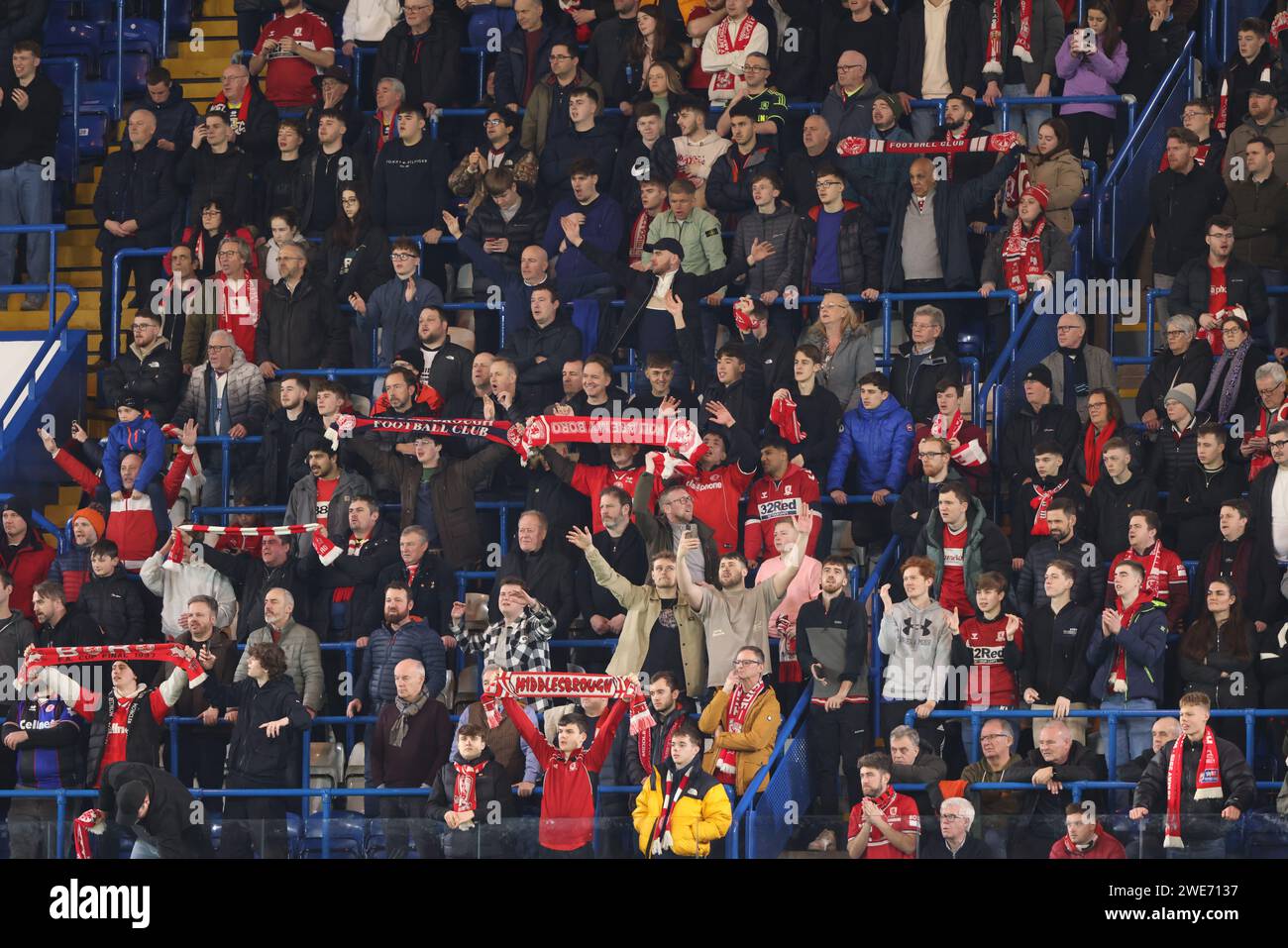 London, Großbritannien. Januar 2024. Middlesbrough-Fans beim Halbfinale-Spiel des Chelsea gegen Middlesbrough EFL Cup am 23. Januar 2024 in Stamford Bridge, London, UK. Quelle: Paul Marriott/Alamy Live News Stockfoto