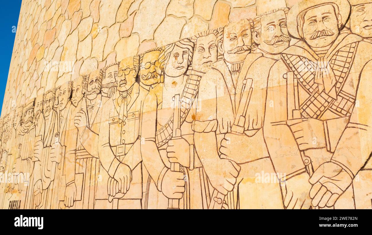 Details der Fresken zur Geschichte Mexikos im Monument to the Vaterland des kolumbianischen Bildhauers Romulo Rozo Pena in Paseo de Montejo, Merida, Mexiko Stockfoto