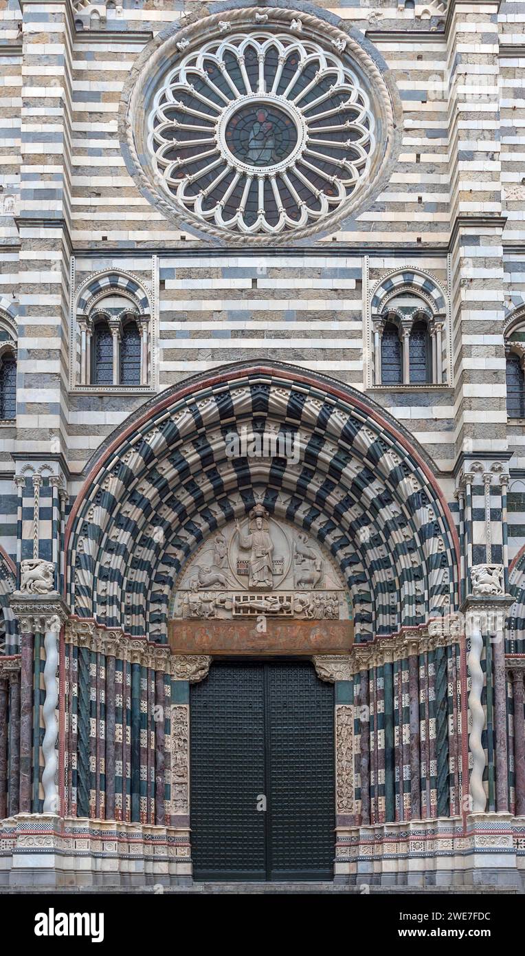 Hauptportal der Kathedrale von San Lorenzo, Piazza San Lorenzo, Genua, Italien Stockfoto