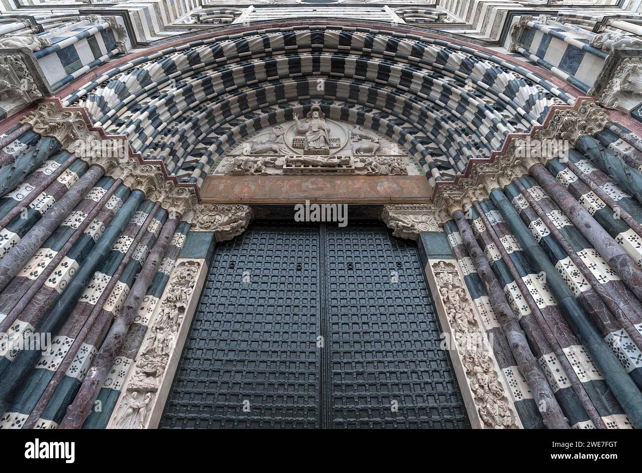 Hauptportal der Kathedrale von San Lorenzo, Piazza San Lorenzo, Genua, Italien Stockfoto