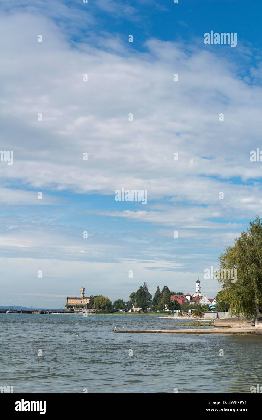 Langenargen am Bodensee, Schloss Montfort, maurischer Architekturstil, Turm, Halbinsel, lakeshore, Martinskirche, Baden-Württemberg Stockfoto