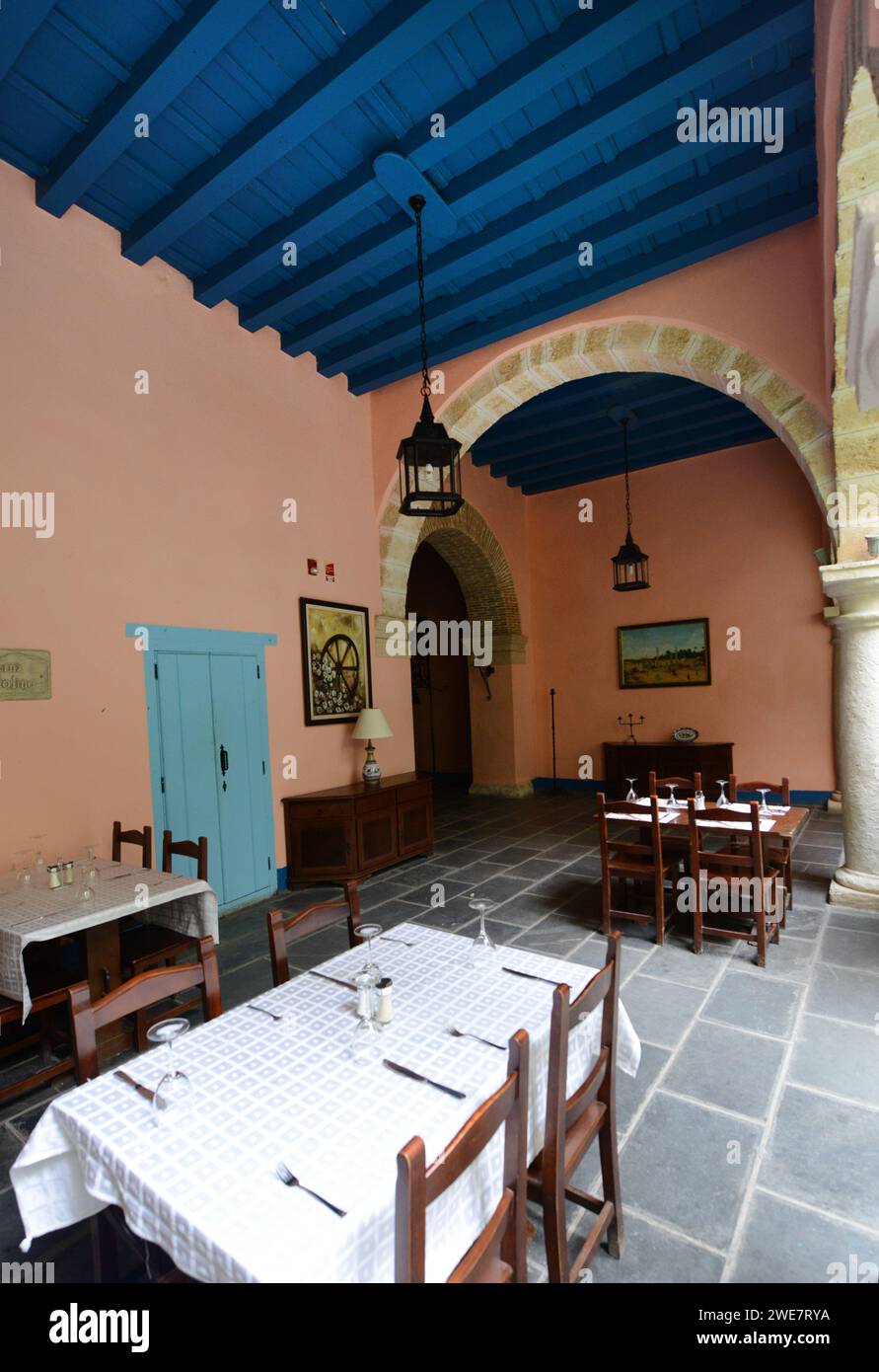 Das Taberna El Molino im Hotel Marques de Prado Ameno in der Altstadt von Havanna, Kuba. Stockfoto