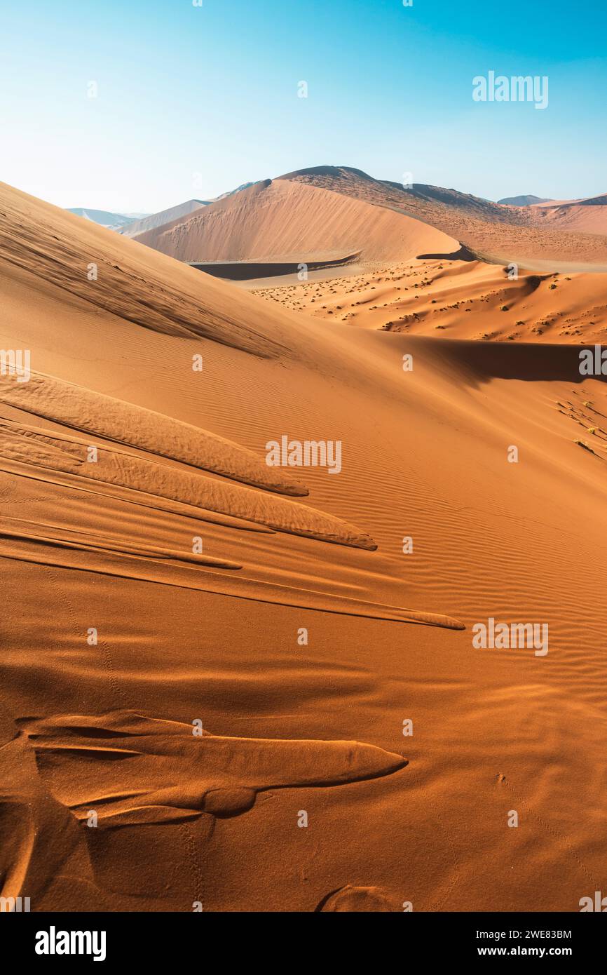 Rote Sanddünen Landschaft vom Sossusvlei Tal in Namibia Stockfoto