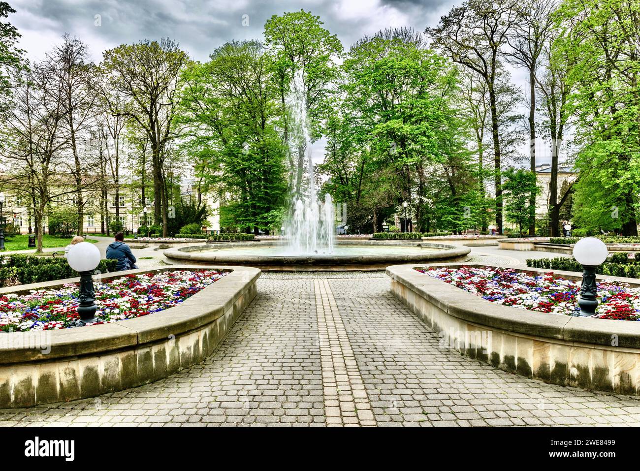 Brunnen im Park der Stadt Jaslo, Polen. Stockfoto