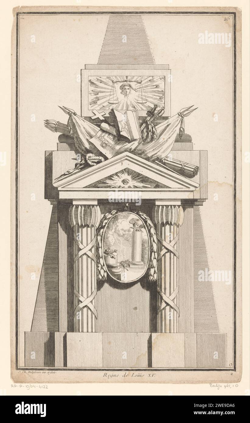 Lodheijk xv., Jean Charles deptussle, 1868 - 1771 drucken Sie Ein Denkmal mit Säulen und einem dreieckigen Giebel mit dem allsehenden Auge. Zwischen den Säulen ein ovales Medaillon mit einer Basis mit einer Krone und eine halbe Säule mit einem Adler. Über den fronton-Flaggen, ein Bündel von Speeren, Grundrisse, Schwerter mit Lorbeerkränzen, ein Kreuz und eine Liste mit einem Kopf und einer Skala. Drucknummer 26. Paris Papier Gravur Denkmal, Statue Stockfoto