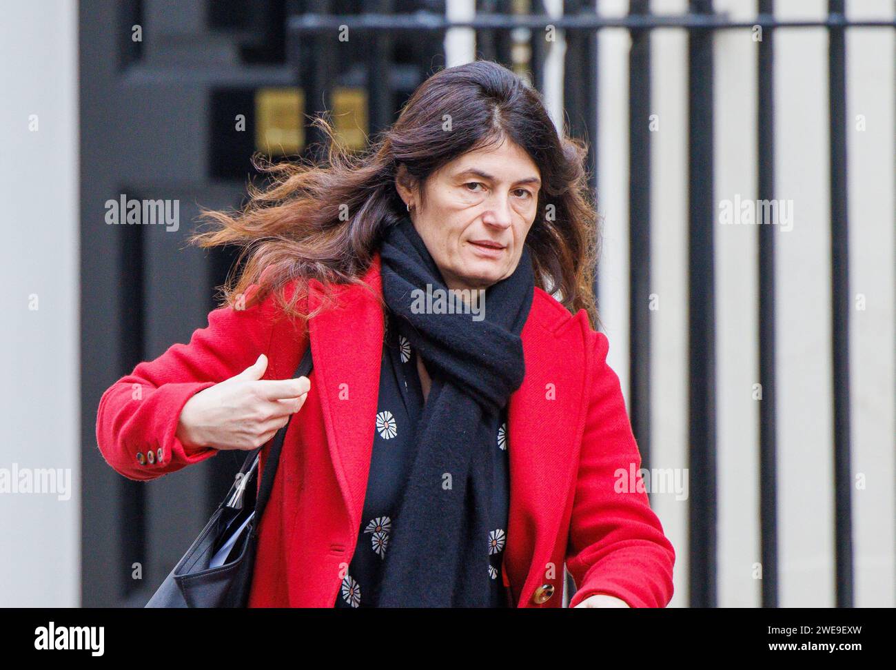 London, Großbritannien. Januar 2024. Lisa Lovering, Sonderberaterin von Rishi Sunak. Premierminister Rishi Sunak überlässt die Nummer 10, um Fragen zu den Premierministern zu stellen. Er wird auf Keir Starmer über den Versandkarton treffen. Quelle: Mark Thomas/Alamy Live News Stockfoto