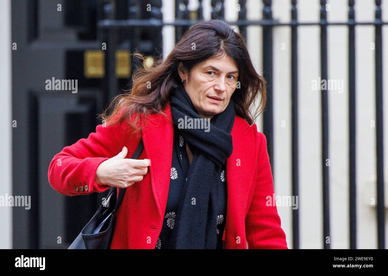 London, Großbritannien. Januar 2024. Lisa Lovering, Sonderberaterin von Rishi Sunak. Premierminister Rishi Sunak überlässt die Nummer 10, um Fragen zu den Premierministern zu stellen. Er wird auf Keir Starmer über den Versandkarton treffen. Quelle: Mark Thomas/Alamy Live News Stockfoto