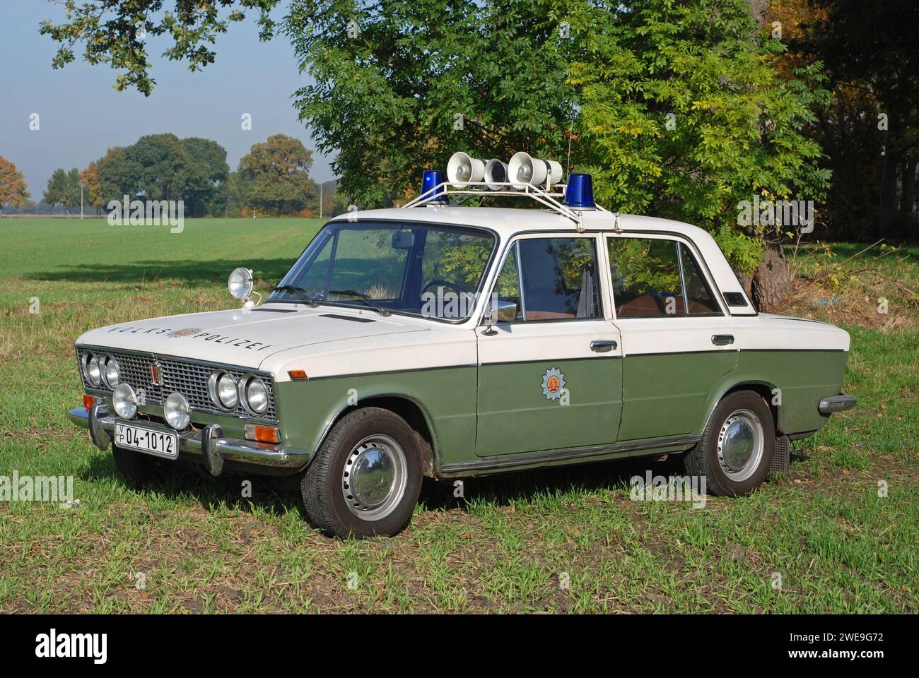 20.10.2012 Lada 1500/Polizeifahrzeug Deutschland/Sachsen Anhalt/Altmark/Landkreis Stendal/Beuster/Blaulichtmuseum/Lada 1500/WAS 2103/Polizeifahrzeug mit DDR Kennzeichen/ DDR Volkspolizei/ ***Nutzung nur redaktionell*** *** 20 10 2012 Lada 1500 Polizeifahrzeug Deutschland Sachsen Anhalt Altmark Bezirk Stendal Beuster Blaulichtmuseum Lada 1500 WAR 2103 Polizeifahrzeug mit DDR-Kennzeichen DDR Volkspolizei für redaktionelle Zwecke nur Stockfoto