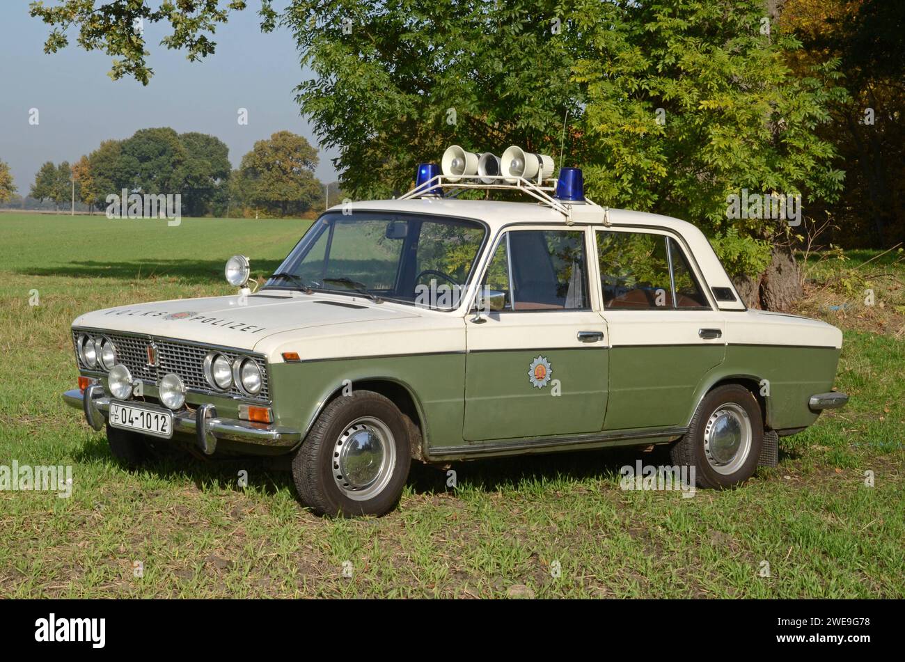 20.10.2012 Lada 1500/Polizeifahrzeug Deutschland/Sachsen Anhalt/Altmark/Landkreis Stendal/Beuster/Blaulichtmuseum/Lada 1500/Polizeifahrzeug mit DDR Kennzeichen/DDR Volkspolizei/ ***Nutzung nur redaktionell*** *** 20 10 2012 Lada 1500 Polizeifahrzeug Deutschland Sachsen Anhalt Altmark Bezirk Stendal Beuster Blaulicht museum Lada 1500 Polizeifahrzeug mit DDR-Kennzeichen DDR Volkspolizei nur für redaktionelle Zwecke Stockfoto