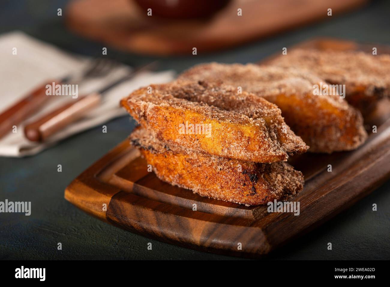 Französischer Toast, traditionelles brasilianisches Weihnachtsdessert. In Brasilien als Rbanada bekannt. Stockfoto