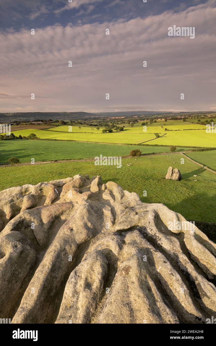 Almscliffe Crag, im Lower Wharfe Valley, in der Nähe des Dorfes North Rigton, North Yorkshire Stockfoto