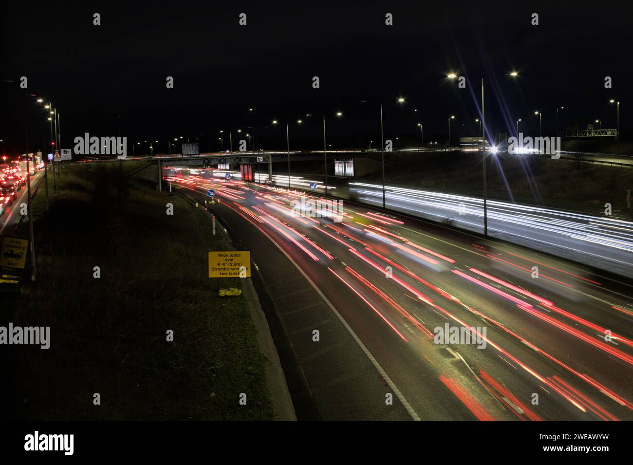 Fahren Sie auf der Autobahn M1 nach Dunstable Stockfoto
