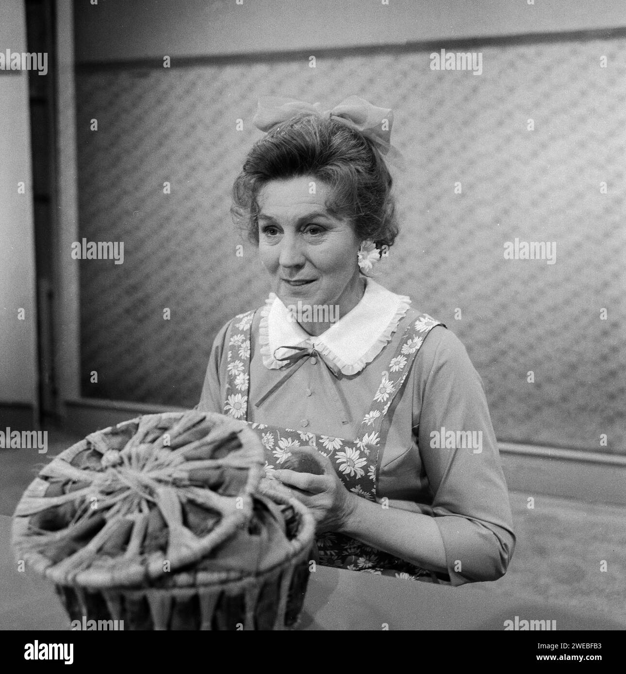 Der Tod des Handlungsreisenden, Fernsehfilm nach dem Stück „der Tod eines Verkäufers“ von Arthur Miller, Deutschland 1968, erste Fernsehproduktion mit Heinz Rühmann, Regie: Gerhard Klingenberg, Darsteller: Käthe Gold Stockfoto