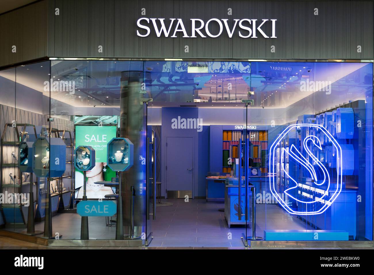 Swarovski jewelry store Fotos und Bildmaterial in hoher Auflosung Alamy