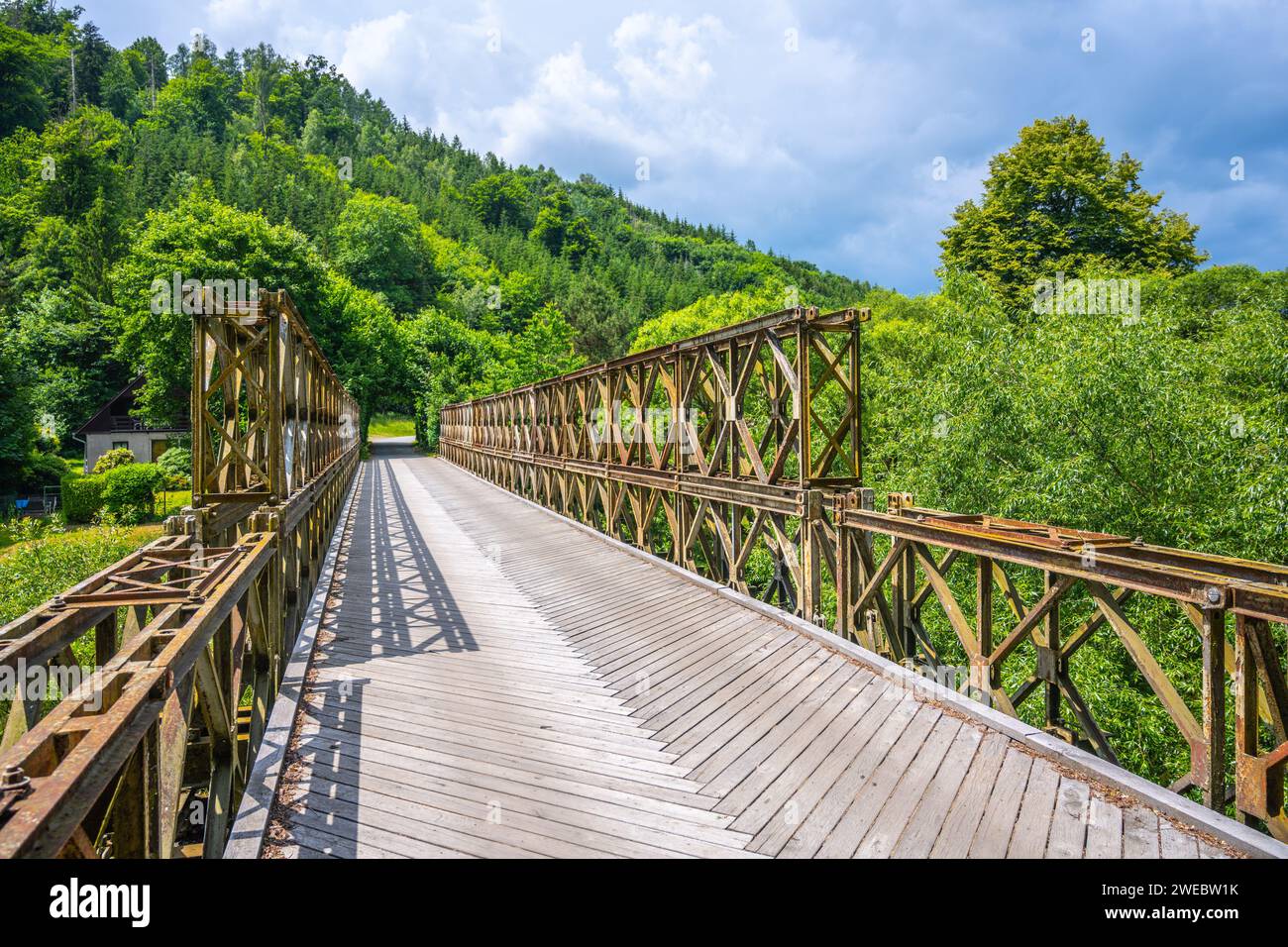 Alte Fachwerkbrücke über den Fluss Sazava, Tschechien Stockfoto