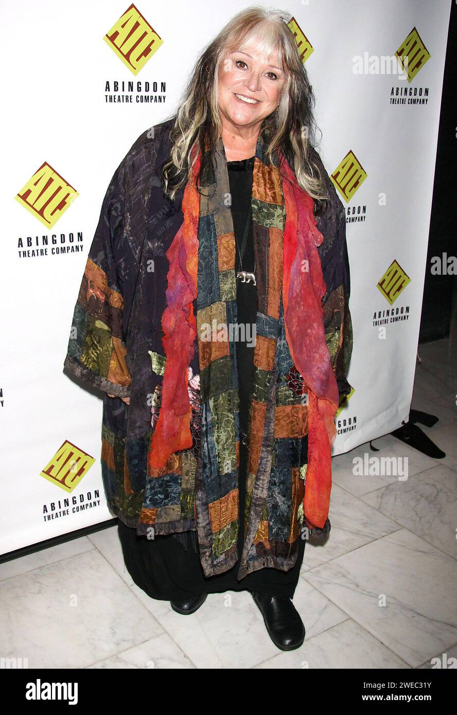 Melanie ist gestorben. NEW YORK, NY – 7. OKTOBER 2013: Melanie Safka aka Sängerin Melanie kommt zu den Abingdon Theatre Company Honors, die am 7. Oktober 2013 in New York City abgehalten werden. Quelle: Joseph Marzullo/MediaPunch Stockfoto