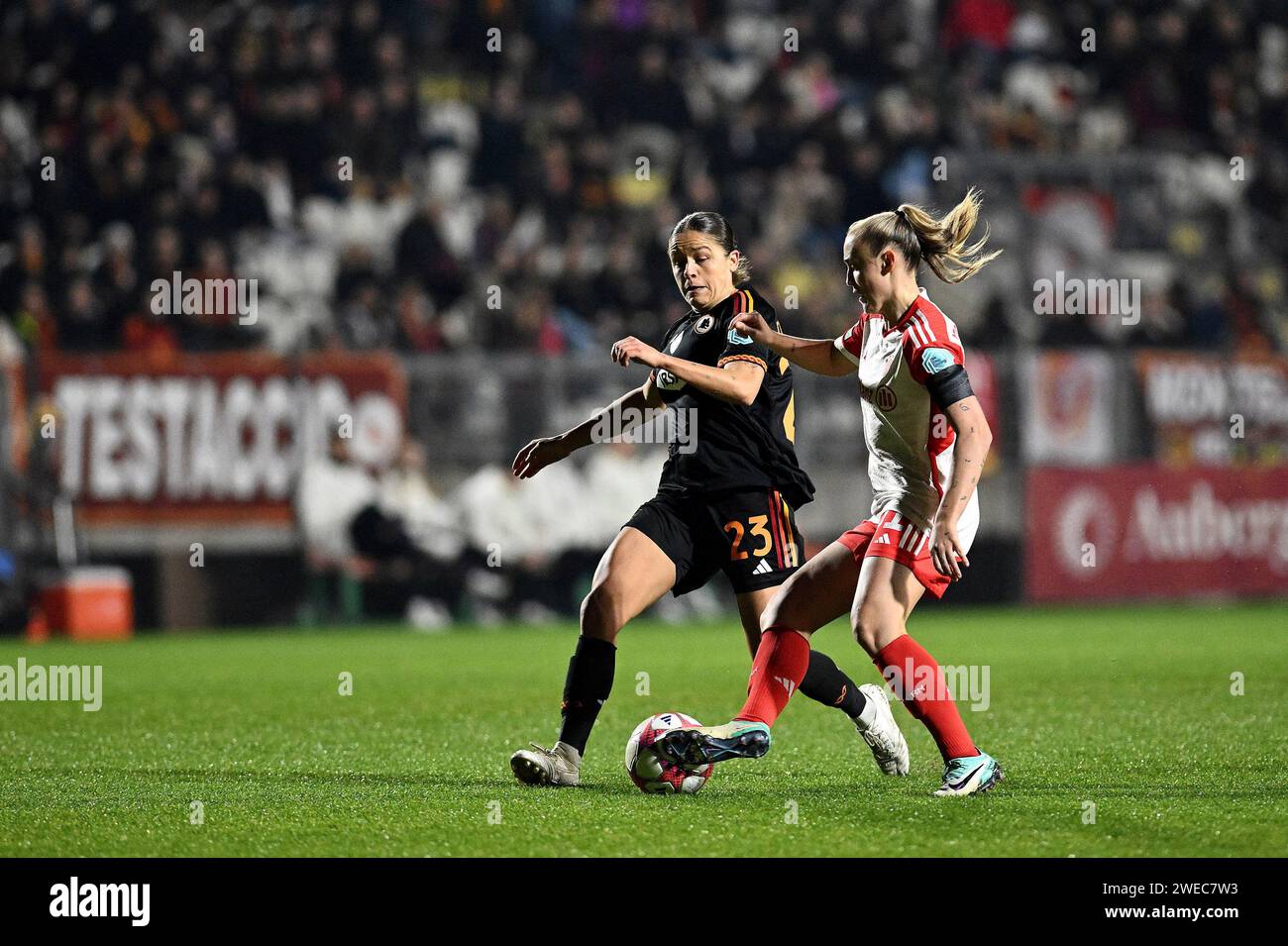 Rom, Italien. Januar 2024. Laura Feiersinger von AS Roma beim Women Champions League Spiel zwischen AS Roma und FC Bayern München am 24. Januar 2024 im Stadio Tre Fontane in Rom. Quelle: Unabhängige Fotoagentur/Alamy Live News Stockfoto
