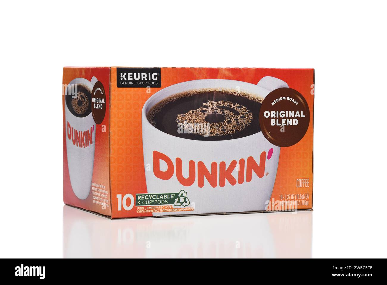 IRVINE, KALIFORNIEN - 24. JAN 2024: Eine Schachtel Dunkin Original Blend Medium Roast Coffe K-Cups von Keurig. Stockfoto