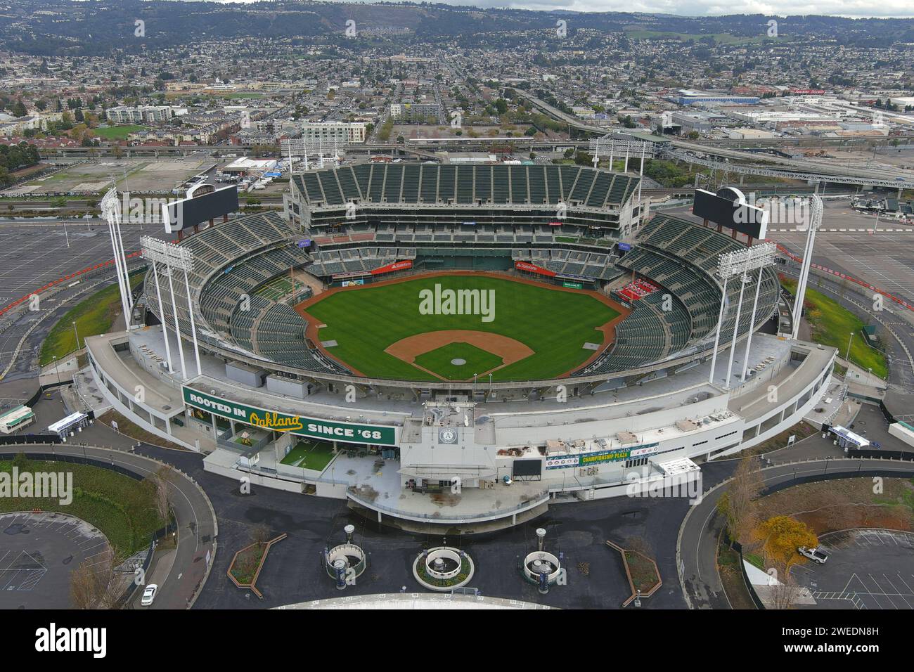 Eine allgemeine Luftaufnahme des Oakland-Alameda County Coliseum, Sonntag, 31. Dezember 2023, in Oakland, Kalif. Stockfoto