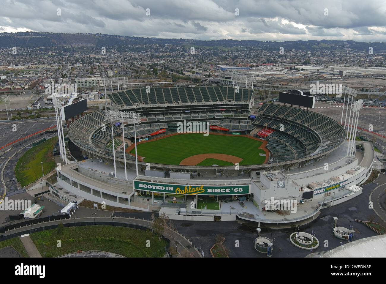 Eine allgemeine Luftaufnahme des Oakland-Alameda County Coliseum, Sonntag, 31. Dezember 2023, in Oakland, Kalif. Stockfoto