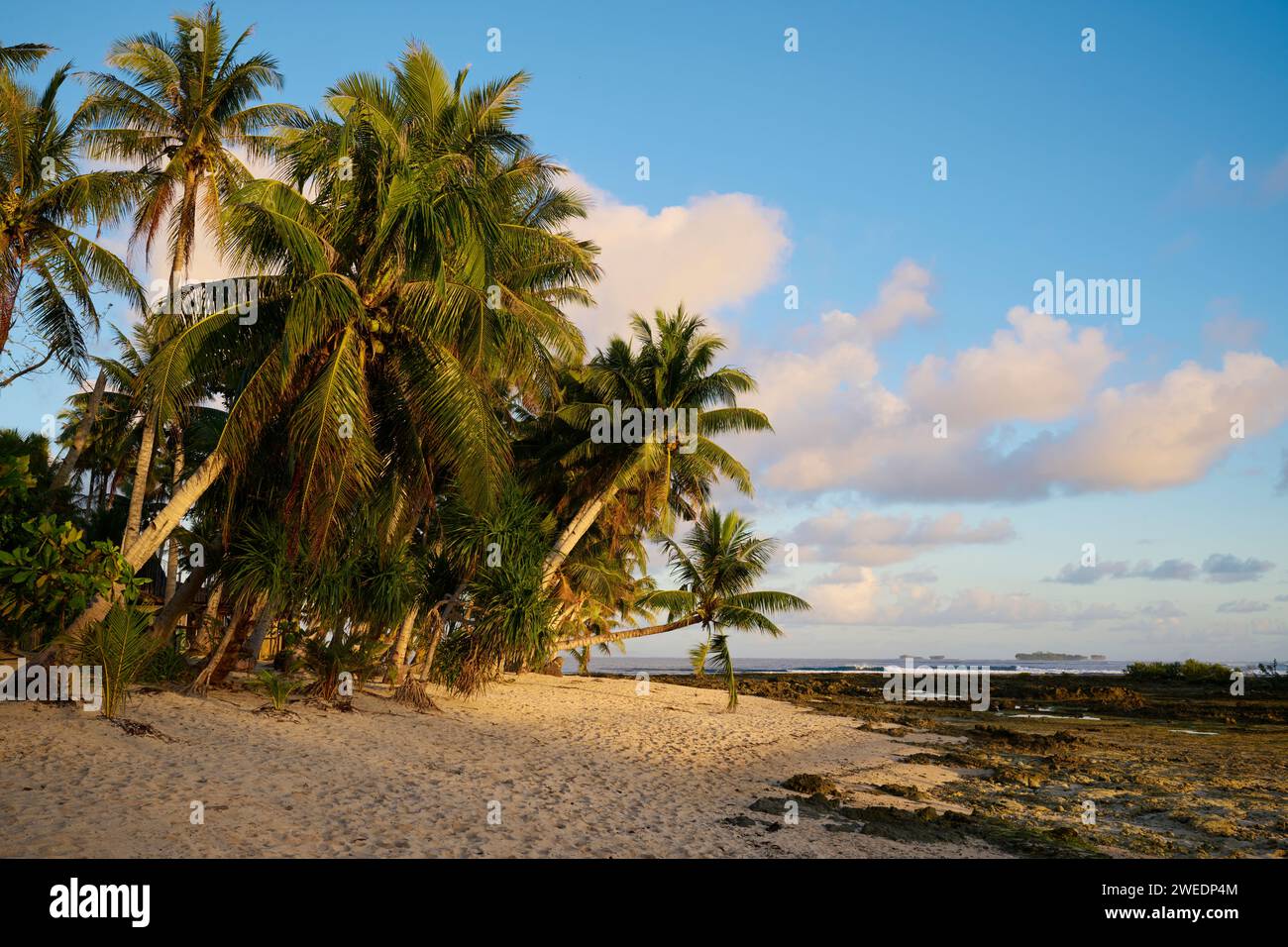 Der Strand in Cloud 9, Siargao, berühmt für sein Surfen. Stockfoto