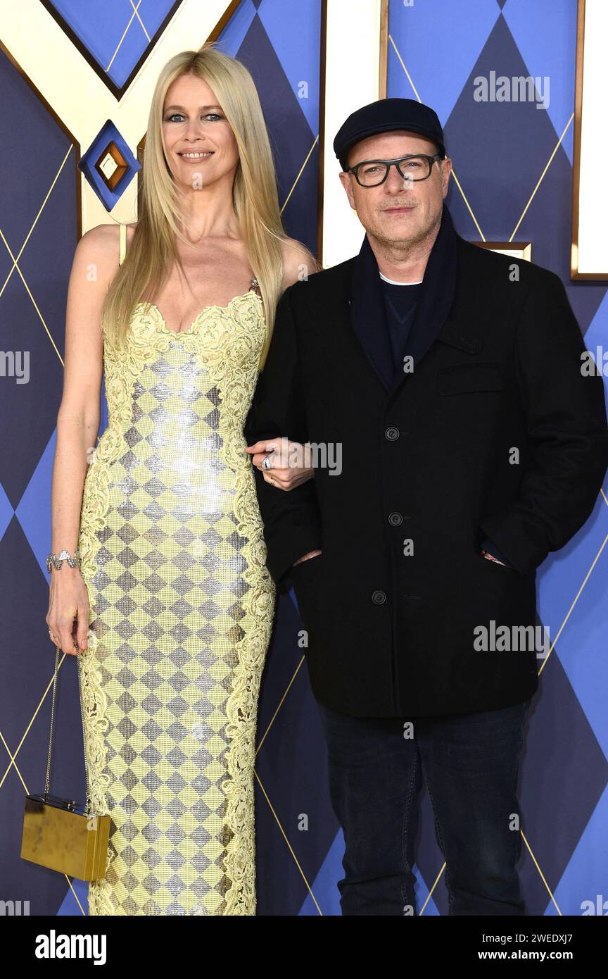 Claudia Schiffer mit Ehemann Matthew Vaughn bei der Weltpremiere des Kinofilms Argylle im Odeon Leicester Square. London, 24.01.2024 *** Claudia Schiffer mit Ehemann Matthew Vaughn bei der Uraufführung des Films Argylle am Odeon Leicester Square London, 24 01 2024 Foto:XS.xVasx/xFuturexImagex argylle 4157 Stockfoto