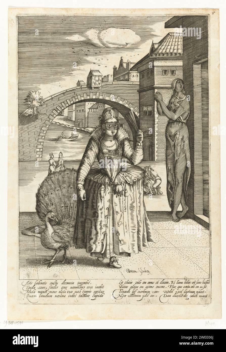 Elegante Dame mit Pfau, Gillis van Breen, nach Anonym, ca. 1595 - ca. 1610 drucken eine elegant gekleidete Dame mit einem Fächer in der Hand und einer Maske auf dem Kopf schlendert auf einem Quadrat. Ein Pfau, das Symbol der Eitelkeit, neben ihm. An einer Straßenecke steht eine arme gekleidete Frau, die Personifikation der Menschen, die vom Mann vernachlässigt werden. Druck aus einer Serie von vier Drucken über die Pflege des Menschen für den Körper und das Ignorieren der Seele. Jeder Druck mit einer Unterschrift in lateinischer, französischer und niederländischer Sprache. (Die weibliche Figur ist eine Kopie des Abdrucks „Gallica in Vestitv Varietas“ aus der Serie der Kostümdrucke von Pieter de Jode bis Seb Stockfoto